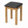 Taboret z siedziskiem nogi drewniane Kod: 645